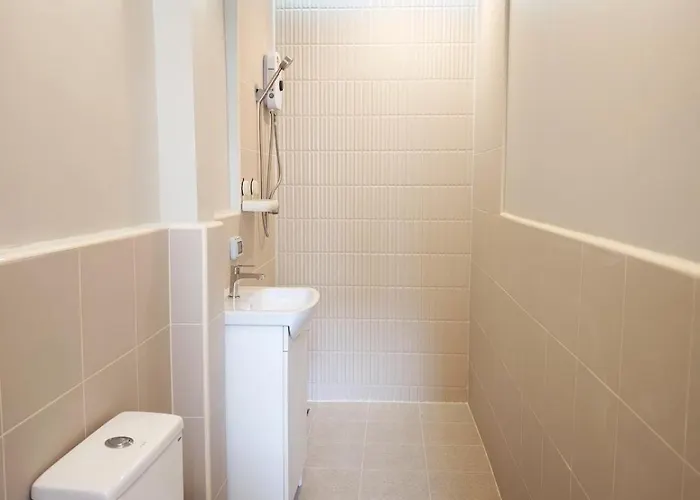 Lovely 4 Bedrooms And 5 Bathrooms 別荘